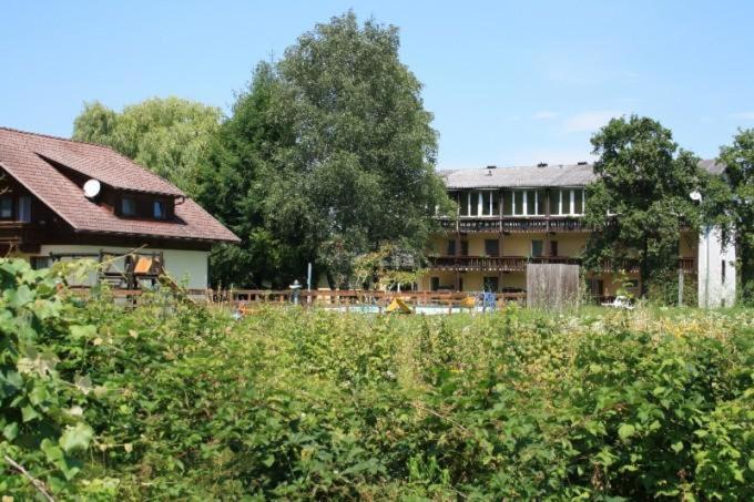 Schmautz Ferienwohnungen & Zimmer Miklauzhof Exterior photo